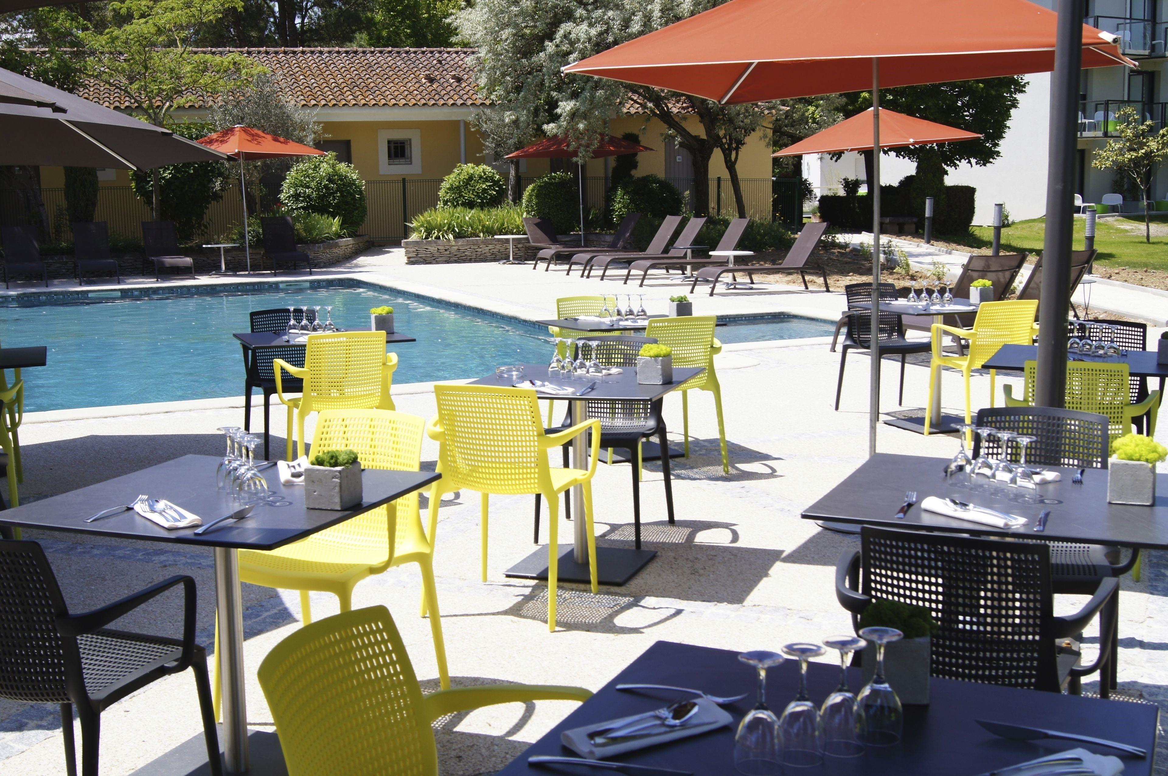 Sowell Hotels Domaine De La Petite Isle L'Isle-sur-la-Sorgue Exterior photo
